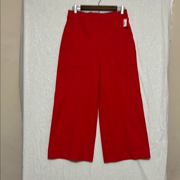 SPANX Pants - NWT SPANX Red Wide Leg Crop Pants. Size Medium
